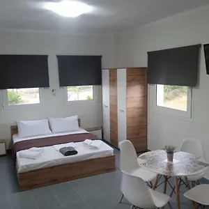 https://athitos-cozy-studios.hotelschalkidiki.net