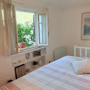https://duplex-au-pied-du-chateau.fr-provencehotel.com