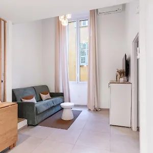 https://2-pices-dans-le-vieux-3-min-de-la-mer-et-du-clbre-cours-saleya.fr-provencehotel.com